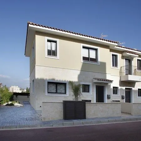 Townhouse Valentina “on Luxury Resort” * باراليمني